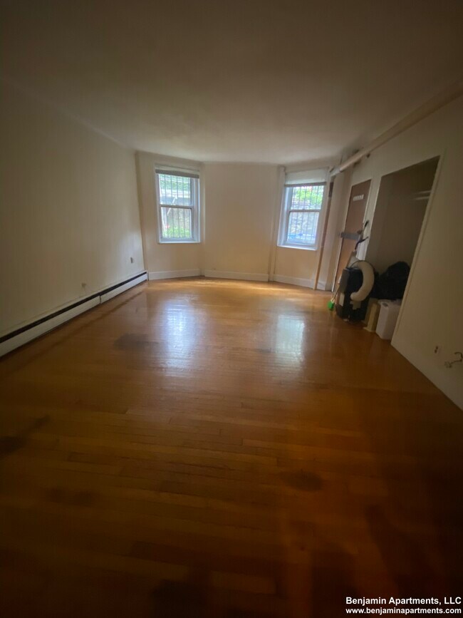 Foto del edificio - 1071 Beacon St