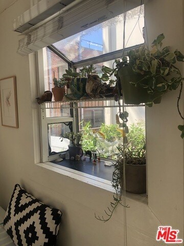 Foto del edificio - 28 Clubhouse Ave