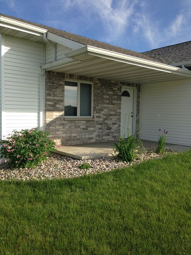 Foto del edificio - 2259 Spring Meadow Dr