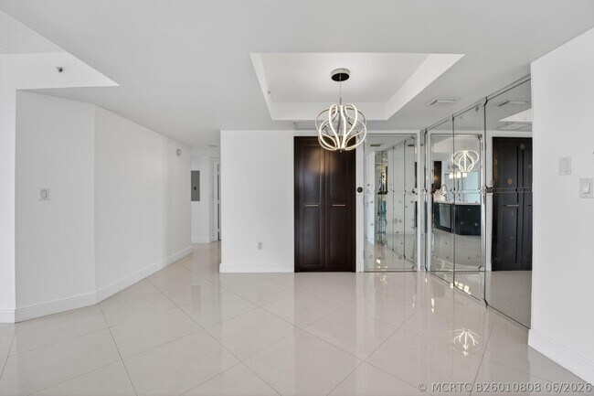 Building Photo - 3232 Coral Wy