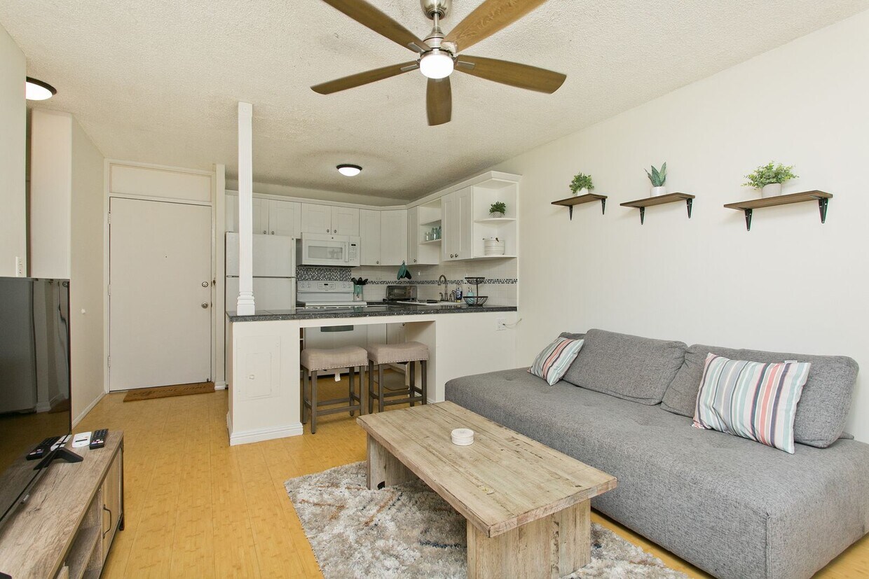 Primary Photo - UPDATED PRICE $1,900 Alohalani Tropicana #...