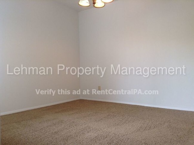 Building Photo - 810 Charlotte Way Unit 202
