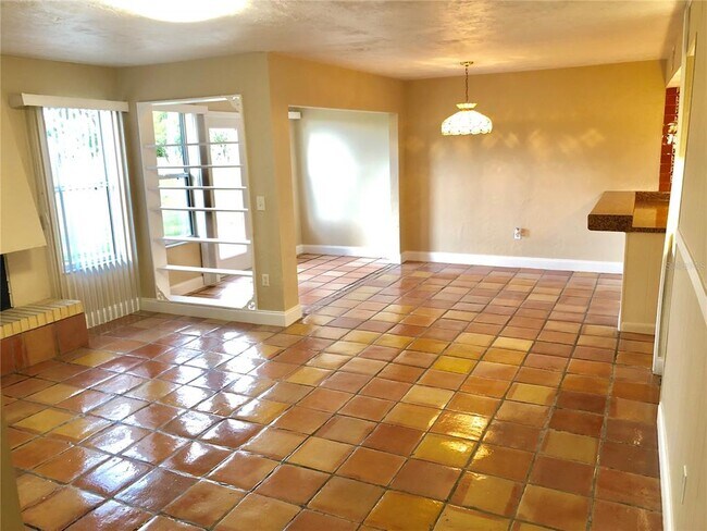 Foto del edificio - 23102 Sandalwood Dr