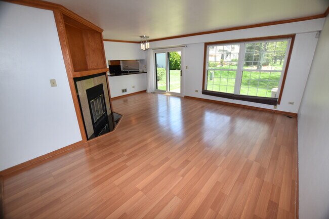 Foto del edificio - 4475 Olmstead Dr