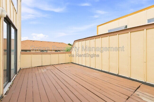 Building Photo - 8917 E Chenango Ave