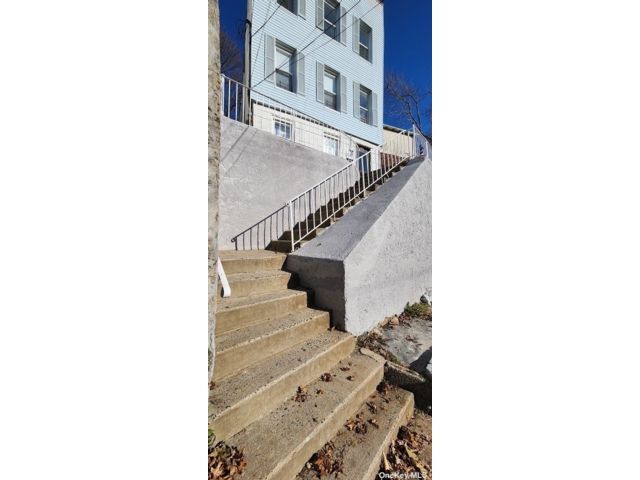 Foto del edificio - 119 Wakefield Ave