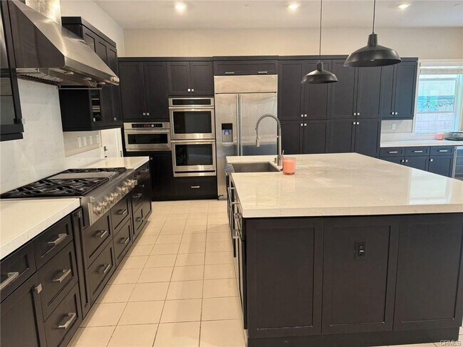 Foto del edificio - 70 Swift, Irvine, CA 92618 - 4 BR 4.5 BA S...