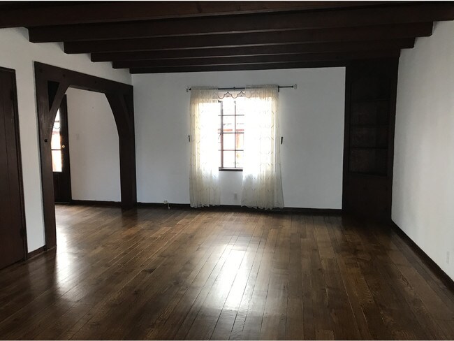 Foto del edificio - 2047 Santa Clara Ave