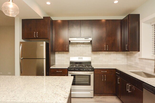 Building Photo - 818 Crain St