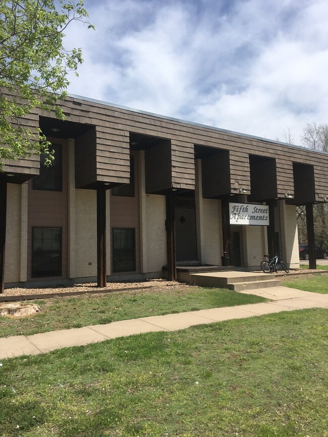 209 W 5th St, Hays, KS 67601 Apartments Hays, KS