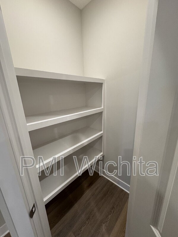 Building Photo - 5244 N Cypress Cir