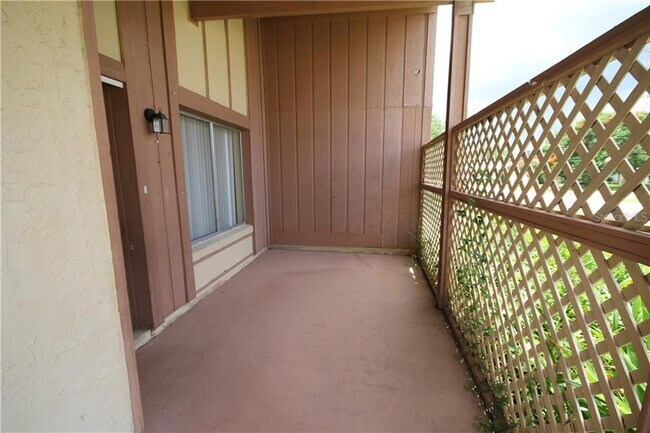 Building Photo - 10810 Westbrook Dr