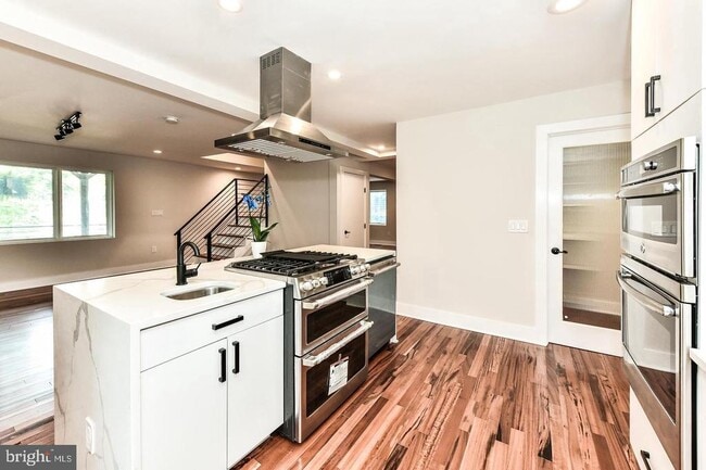 Foto del edificio - 5311 Roosevelt St