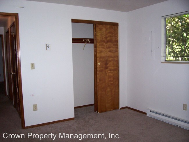 Building Photo - 3469 Livingston St NE