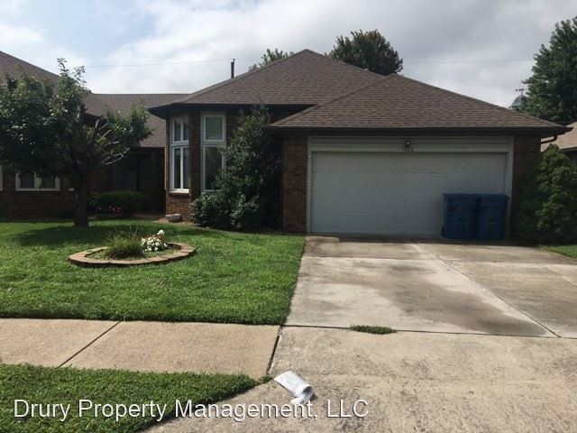 Primary Photo - 2 br, 2 bath House - 1422 E. Powell St.