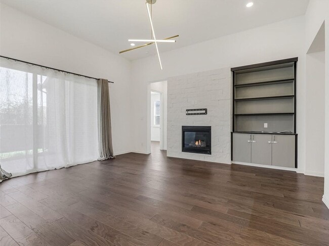 Building Photo - 8308 Pine Valley Dr