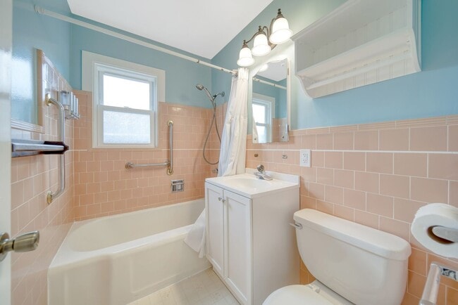 Building Photo - SOUTH SAN FRANCISCO HOME FOR RENT - $4,000/mo