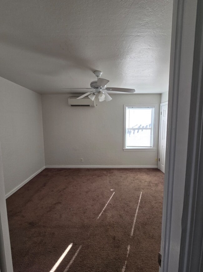 Building Photo - 211 W Lindo Ave