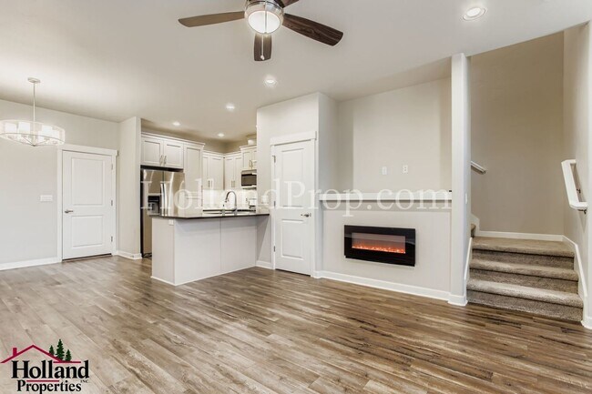 Foto del edificio - Beautiful Townhome with an Attached Garage in South East Hillsboro!
