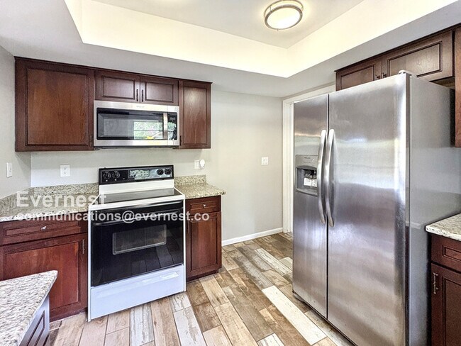 Foto del edificio - 14714 Oak Vine Dr