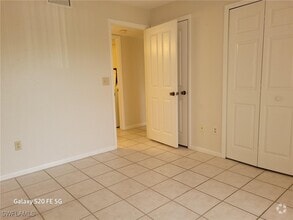 Building Photo - 4019 SE 20th Pl