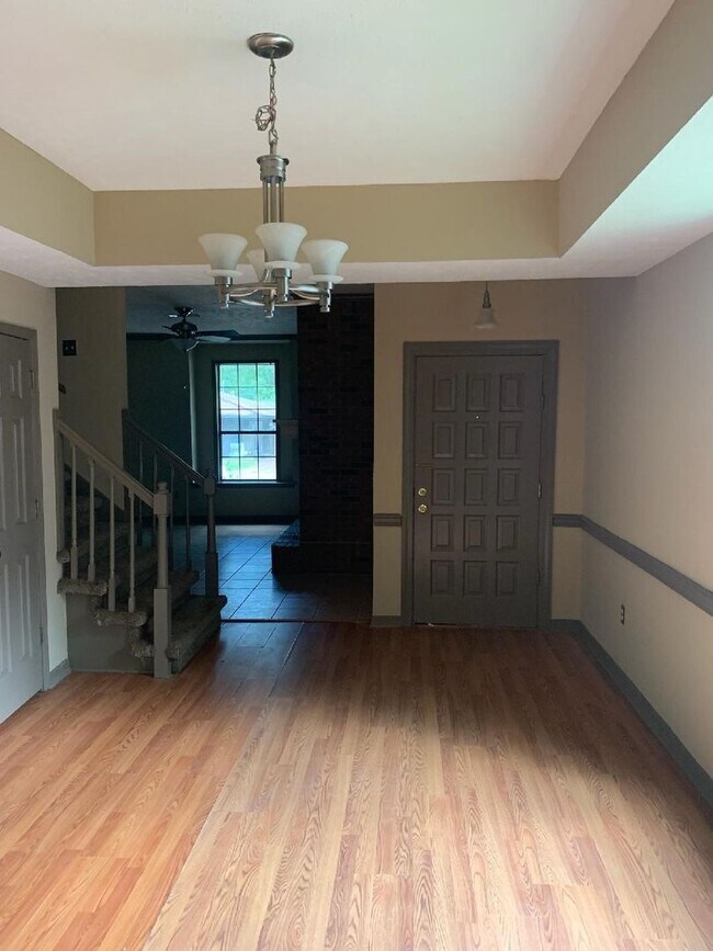 Foto del edificio - ****JUST REDUCED****472 A Brendalwood, Bra...