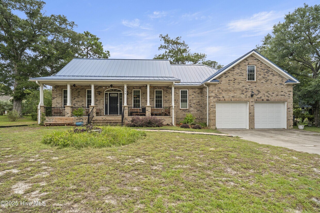 Foto principal - 106 SE 1st St