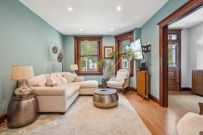 Inviting Family Room with Lots of Natural Light - 626 D St NE