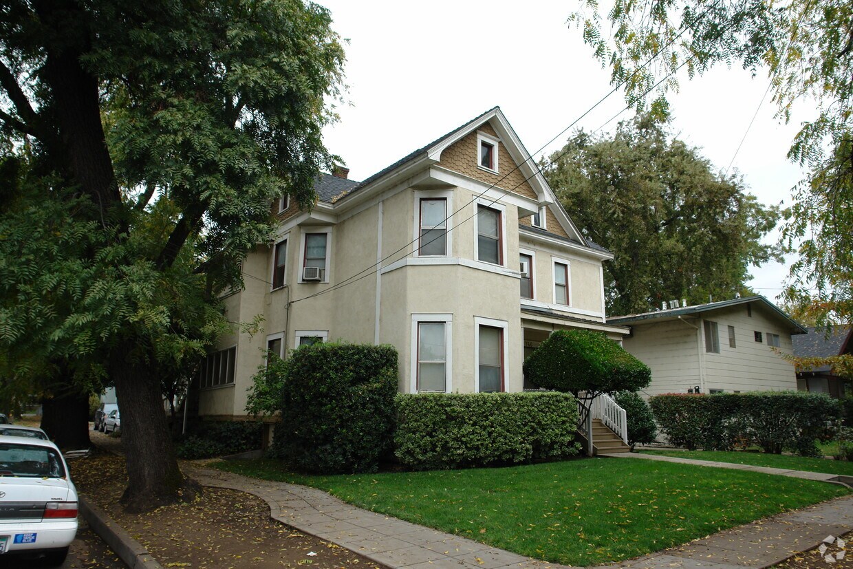 Foto del edificio - 746 W 3rd St