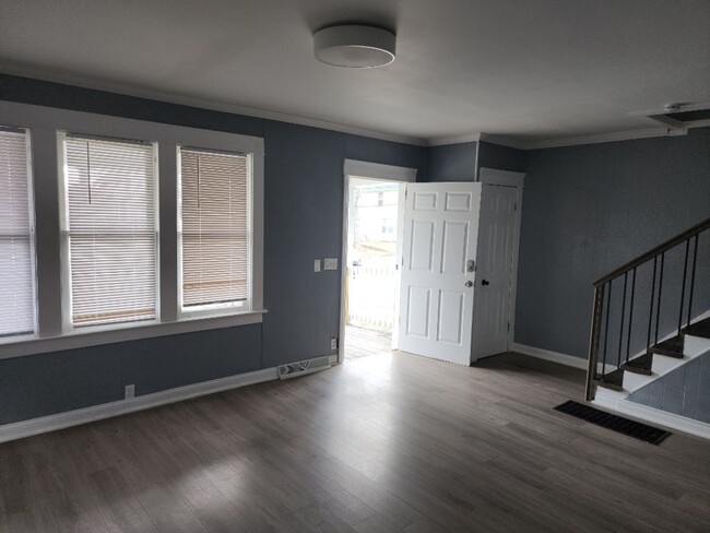 Foto del edificio - Charming 3-Bedroom Property in Prime Location