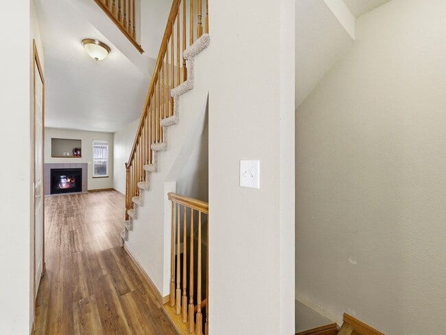 Building Photo - Excellent 4-Bedroom Condo in West Fort Collins!