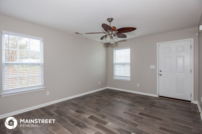Building Photo - 1606 Red Robin Ln