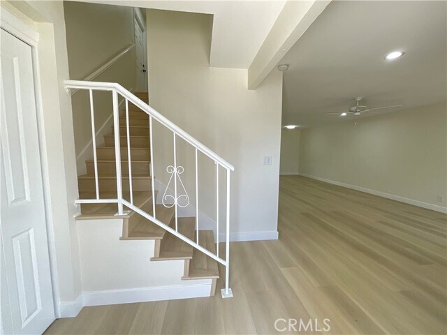 Foto del edificio - 2641 Santa Ana Ave