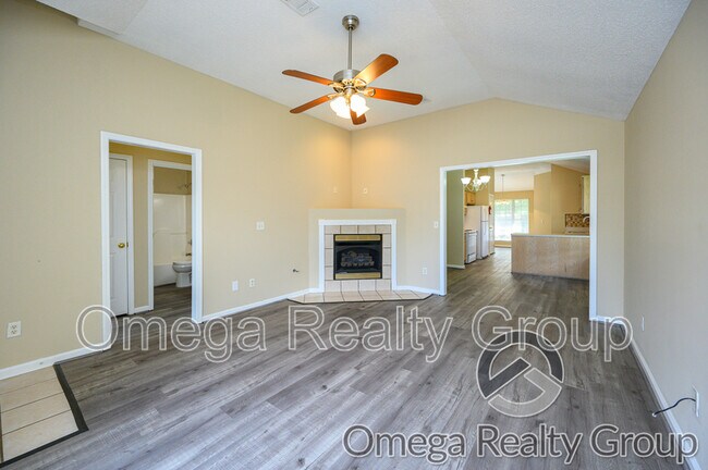 Building Photo - 6233 Covington Villas Dr