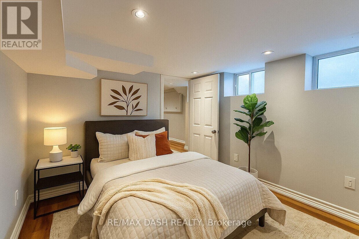 Primary Photo - 11 Somerset Ave