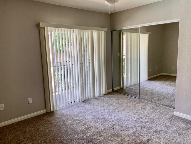 Building Photo - 9860 Dale Ave