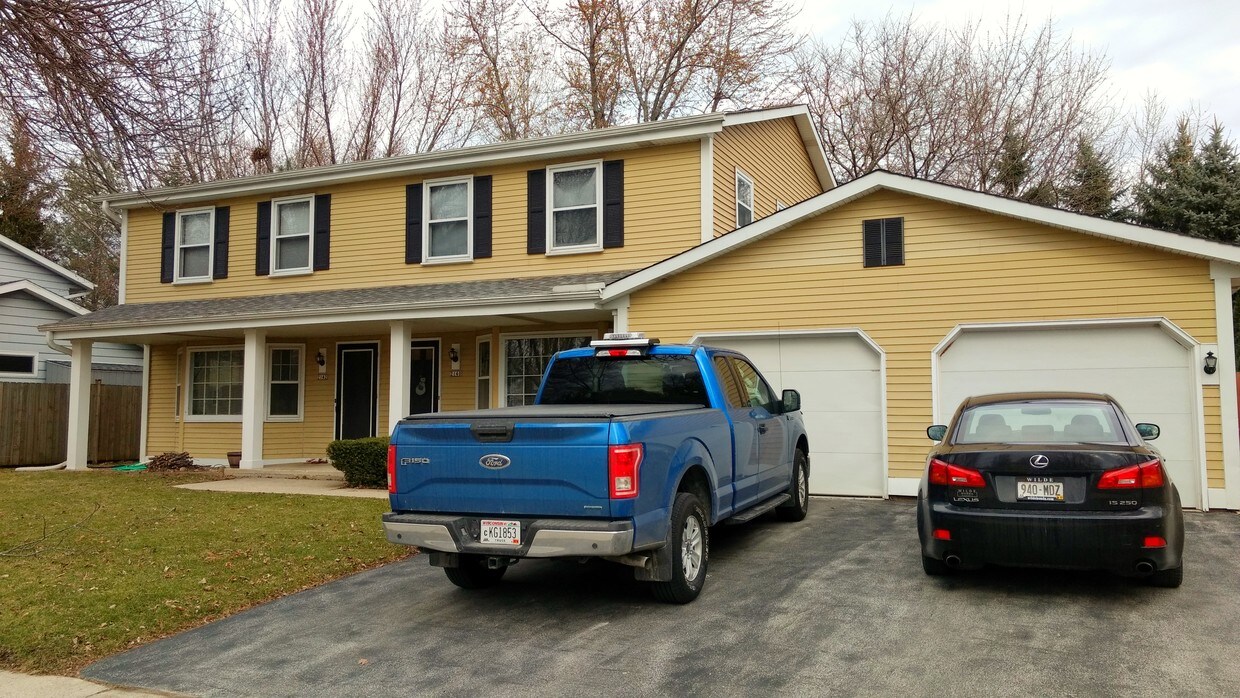 2140 Kilps Dr Unit 2140, Waukesha, WI 53188 Condo for Rent in Waukesha, WI