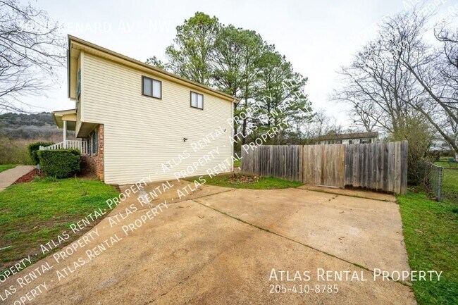 Building Photo - 3624 NW Kenard Ave