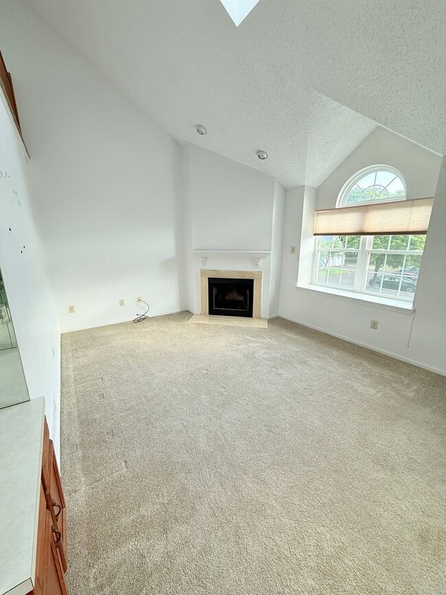 Building Photo - 3 Bed / 2 Bath Warrington Townhome