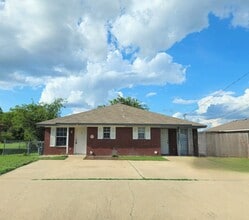Building Photo - 311 E Avenue A