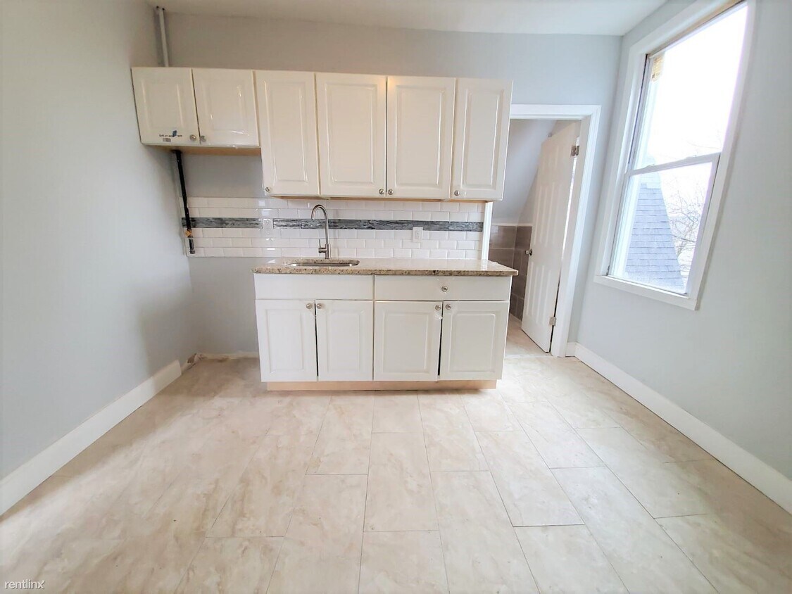 2 br, 1 bath - 784 S 15th St 1 - 2 br, 1 bath  - 784 S 15th St 1
