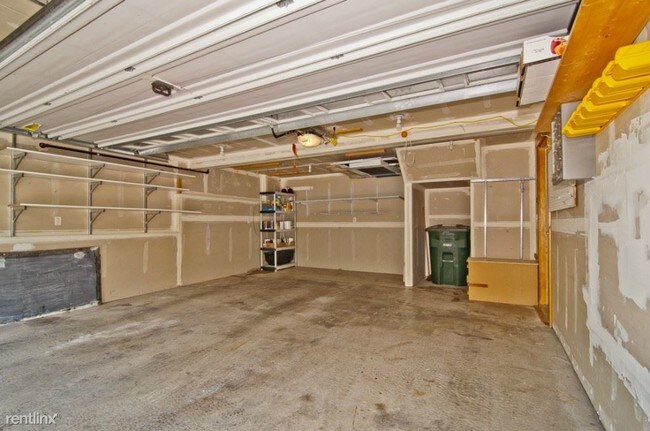 Building Photo - 2492 SW Webster St