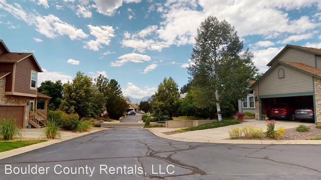 Building Photo - 3 br, 2.5 bath House - 5535 Mesa Top Ct