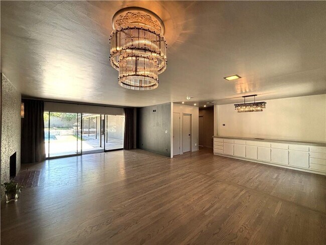 Foto del edificio - Beautiful 4 bedroom, 2 bathroom house with...