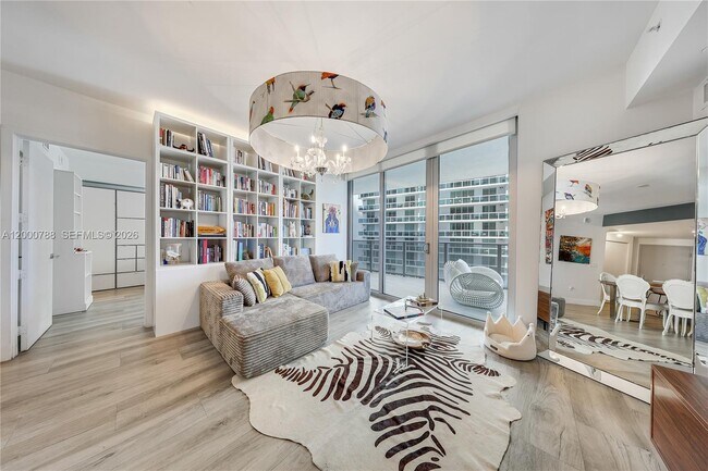 Foto del edificio - 488 NE 18th St