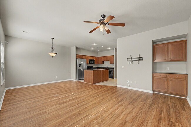 Foto del edificio - 3229 W Montrail Pl