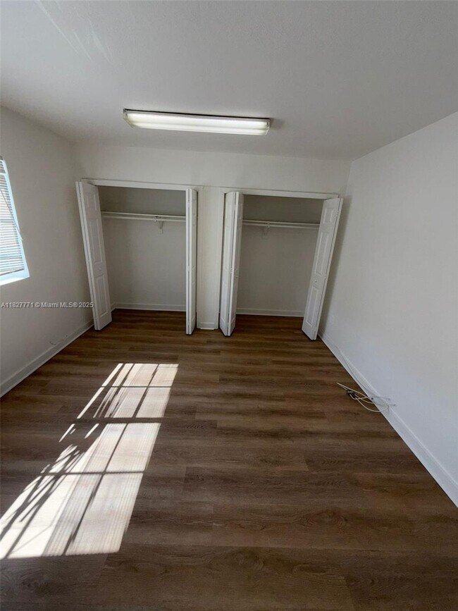 Foto del edificio - 13700 NE 6th Ave