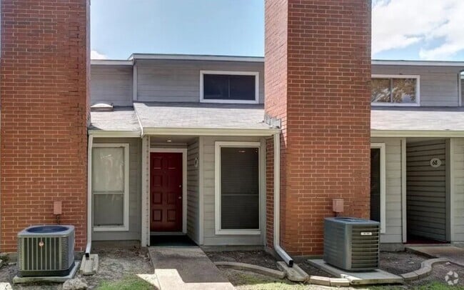Building Photo - 1501 Stallings Dr