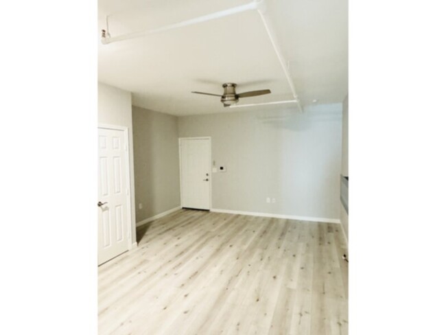 Foto del edificio - ****APARTMENT LOFT IN TERRELL*****