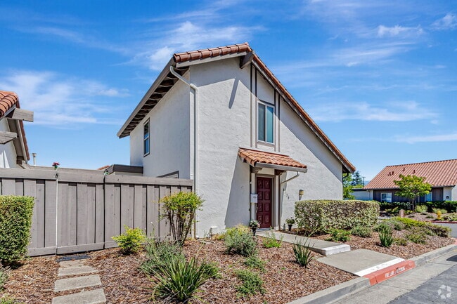 Building Photo - 8130 Park Villa Cir